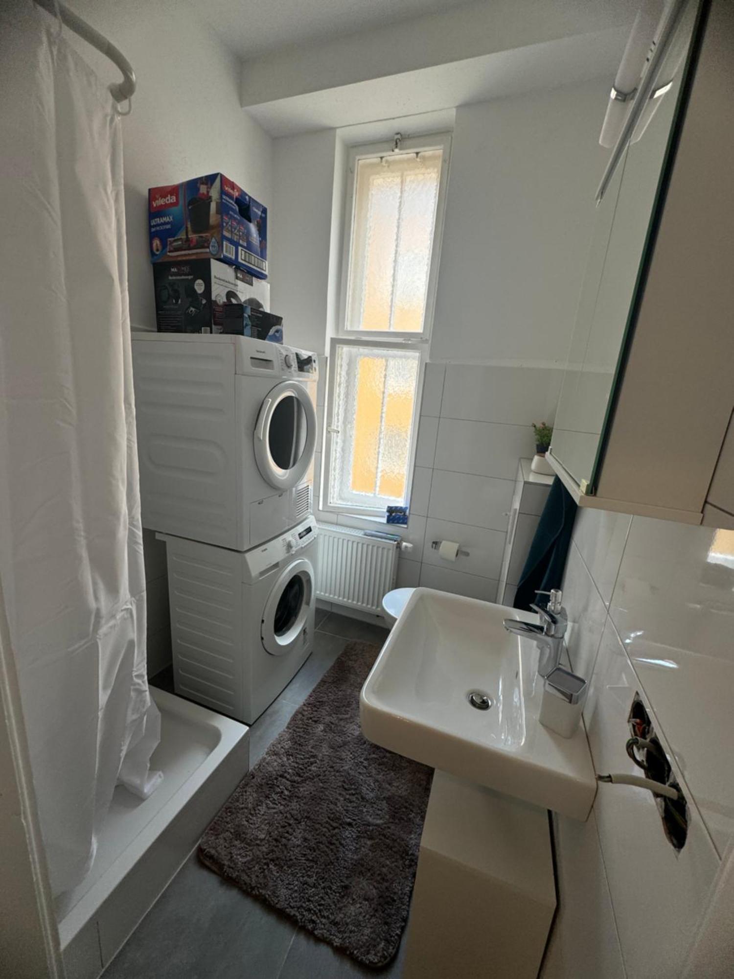 6 * München